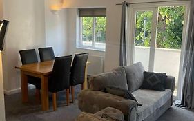 Whole Apartment Near To London